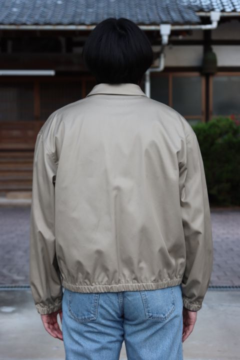 CIOTAスビンコットンギャバジンスウィングトップ"サンドベージュ"style.