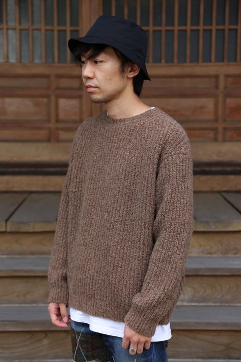 YOKE 3G BACK ZIP RIB CREW NECK"BEIGE"Style.2020.9.19.