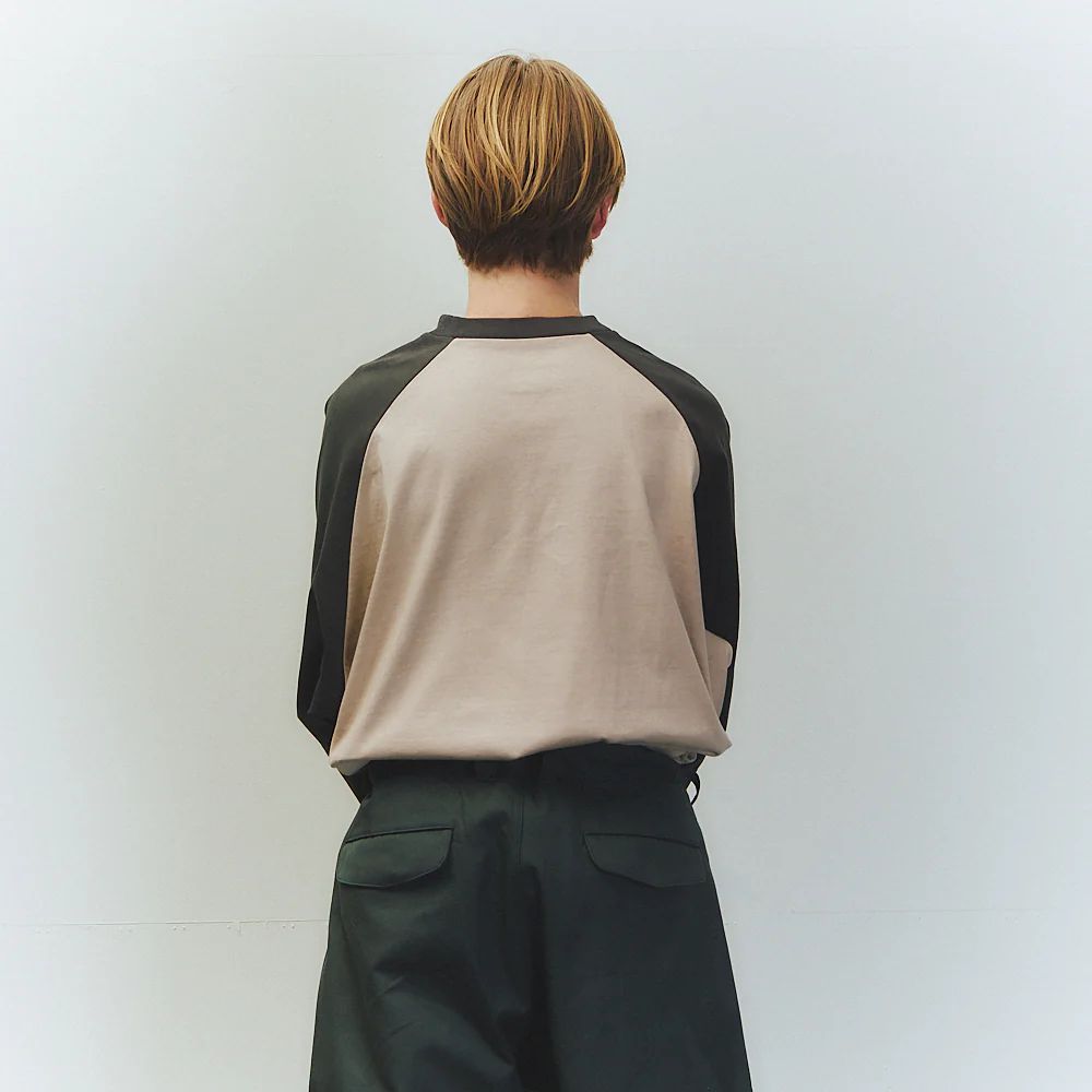 イズネス24AW BALLOON RAGLAN LONG SLEEVE T SHIRT(1006AWCST01)BEIGE×CHARCOAL