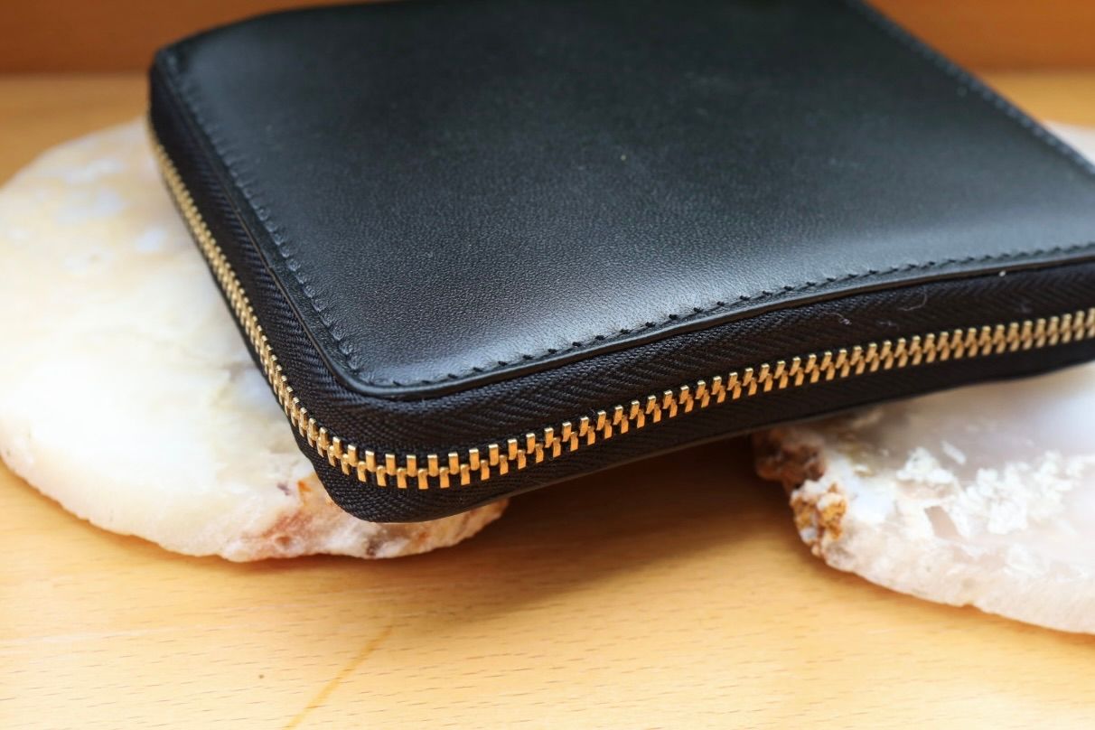 コムデギャルソン 財布 Classic Leather 二つ折りZIP財布(8Z-D002-051)BLACK☆4月11日再入荷！