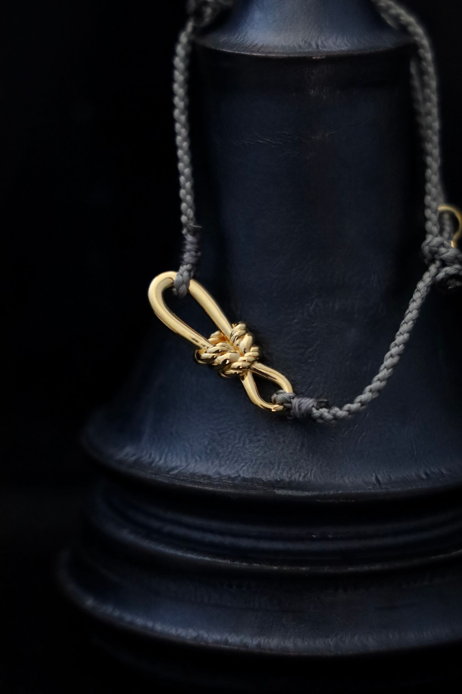 XOLO JEWELRY ショロジュエリー / Twisted Rope Link Silk Code Bracelet-Gold- (GRAY)