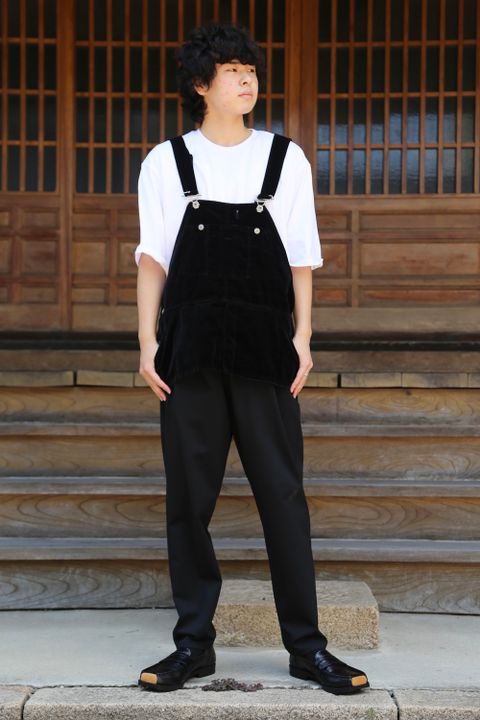 doublet CUT OFF VELVET VEST(21AW09VE13) style. 2021.07.25.