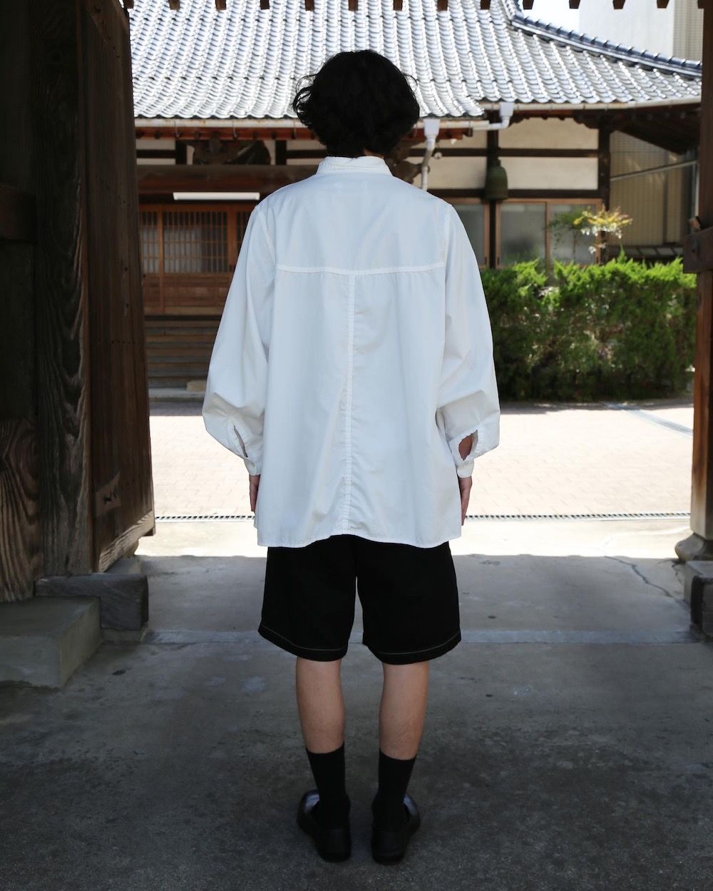 Graphpaper Garment Dyed Poplin Umbrella Yoke Shirt(GM211-50032) style. 2021.04.26.