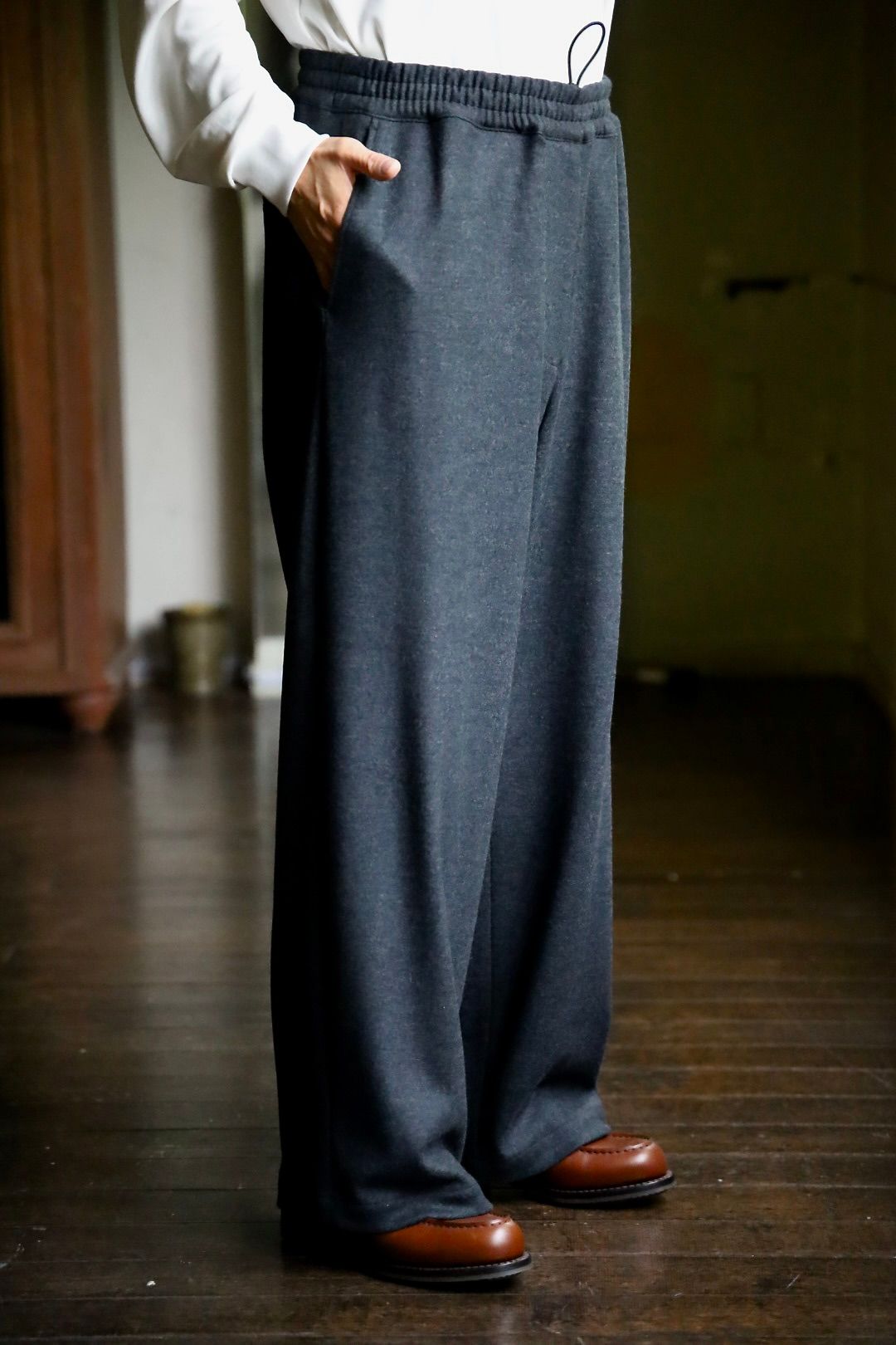 グラフペーパー 24AW Wool Smooth Flannel Easy Wide Pants (GM244-40011)GRAY