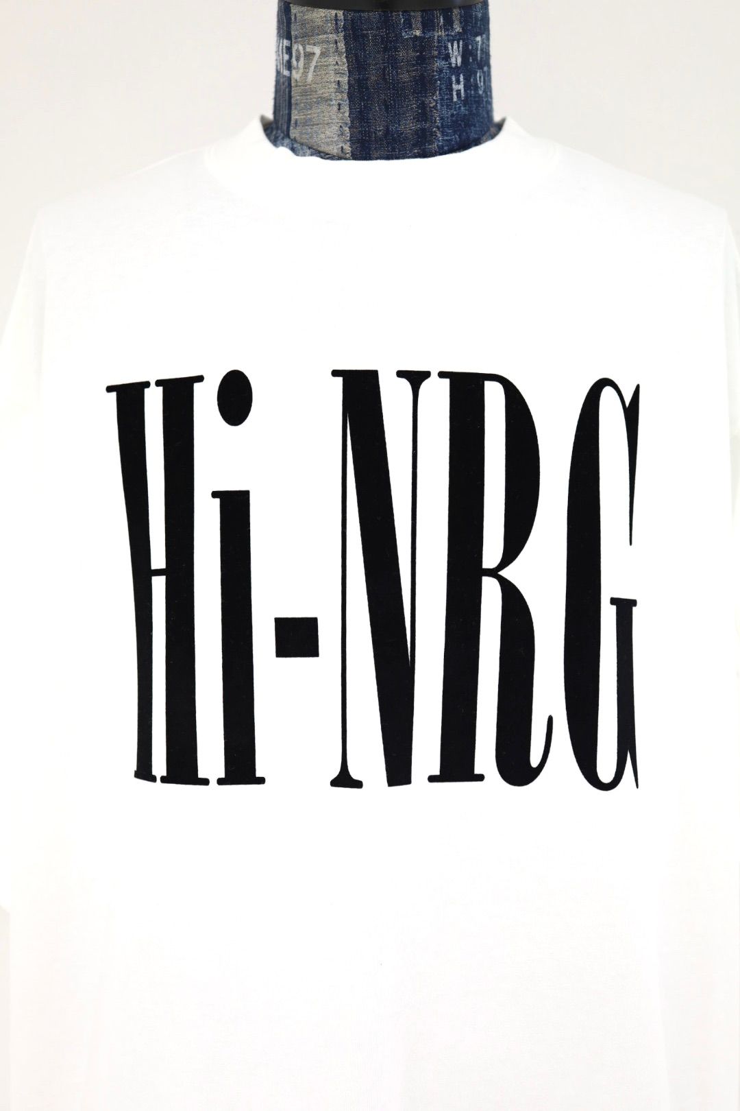 イズネスミュージック 26SS HI-NRG FLOCKY PRINT T-SHIRT(IMP7_28_HI-NRG5ST01)WHITE☆新作発売！