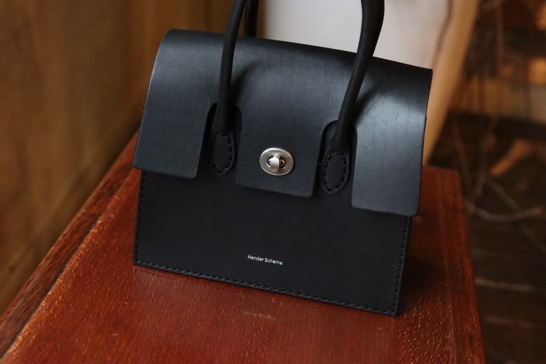 Hender Scheme essence hand bag 円く wide