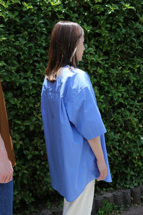 Graphpaper Broad Oversized S/S Regular Collar Shirt(GM212-50625B) style. 2021.05.30.