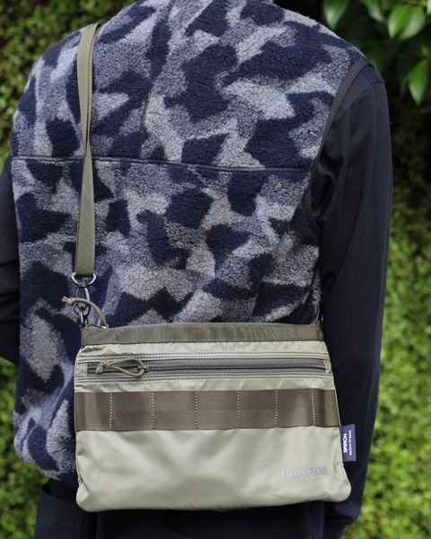 COMME des GARCONS HOMME BRIEFING W-NAME REVERSIBLE SACOCHE x ウールボアフリースベスト