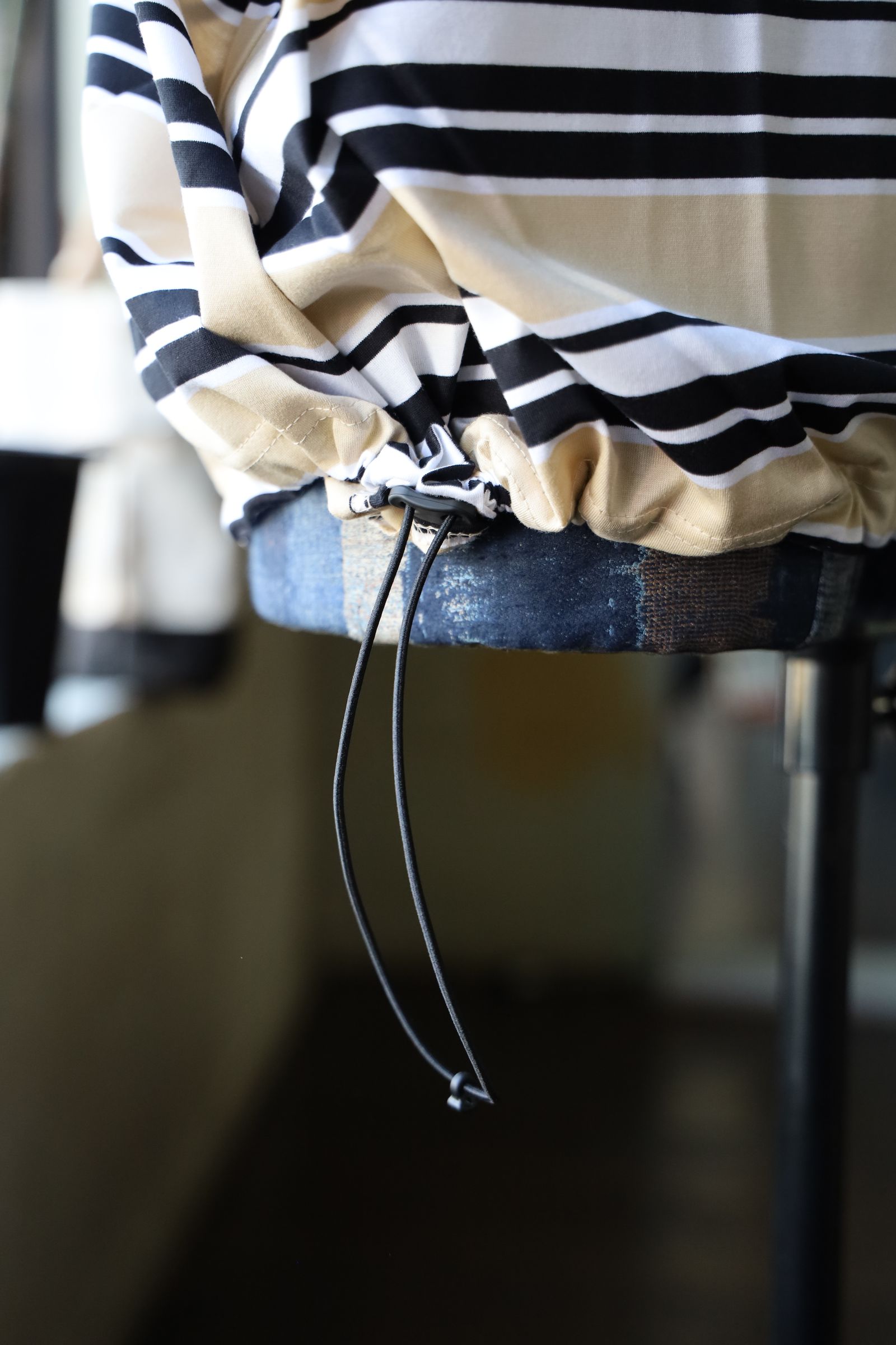 イズネス25SS BALLOON BORDER T-SHIRT(25SS_04_31SSSH05-2)BEIGE×WHITE×BLACK