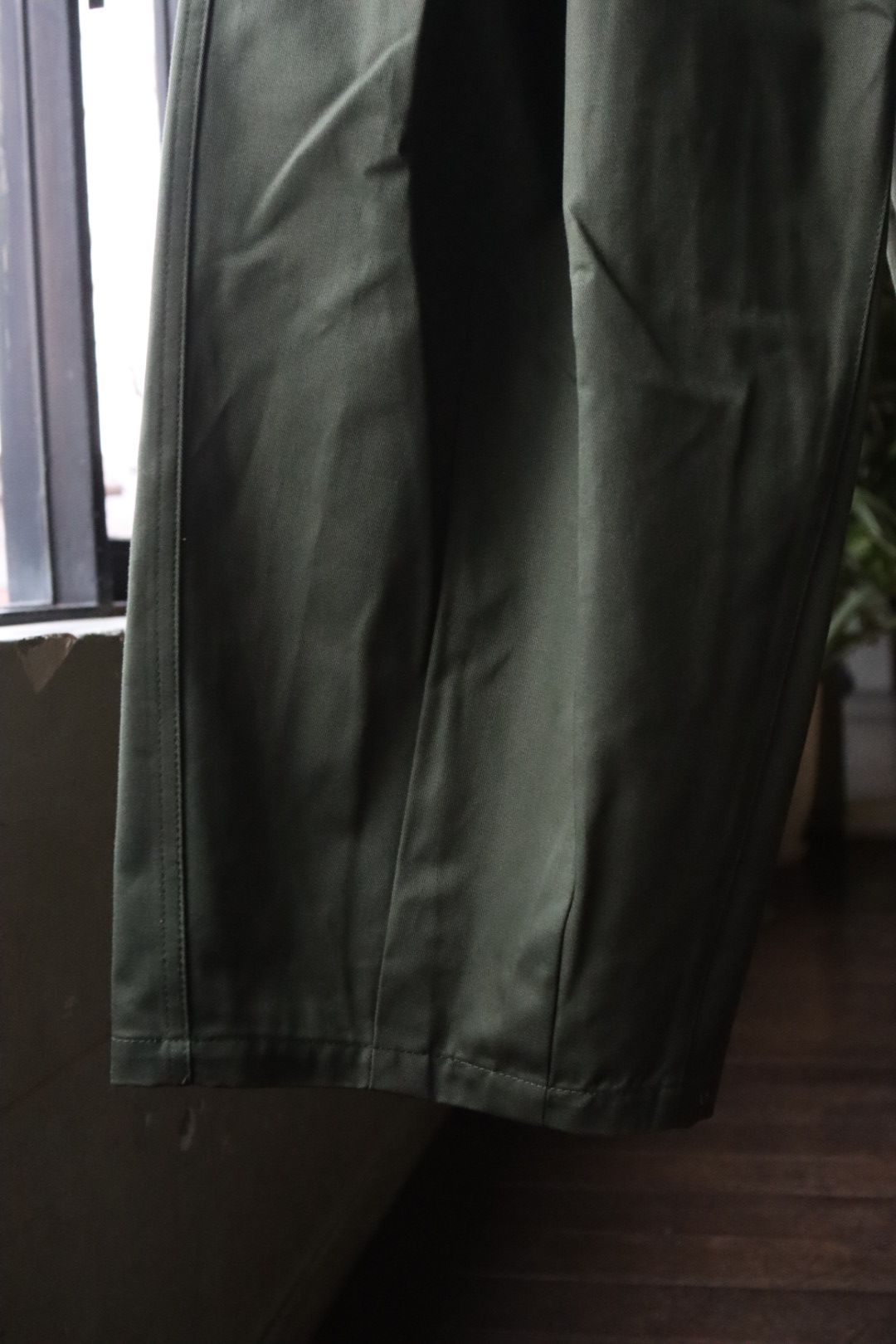 イズネス23SS バルーンイージーパンツ BALLOON EZ PANTS(28PT01T01-1)KHAKI☆2月23日(木)発売！