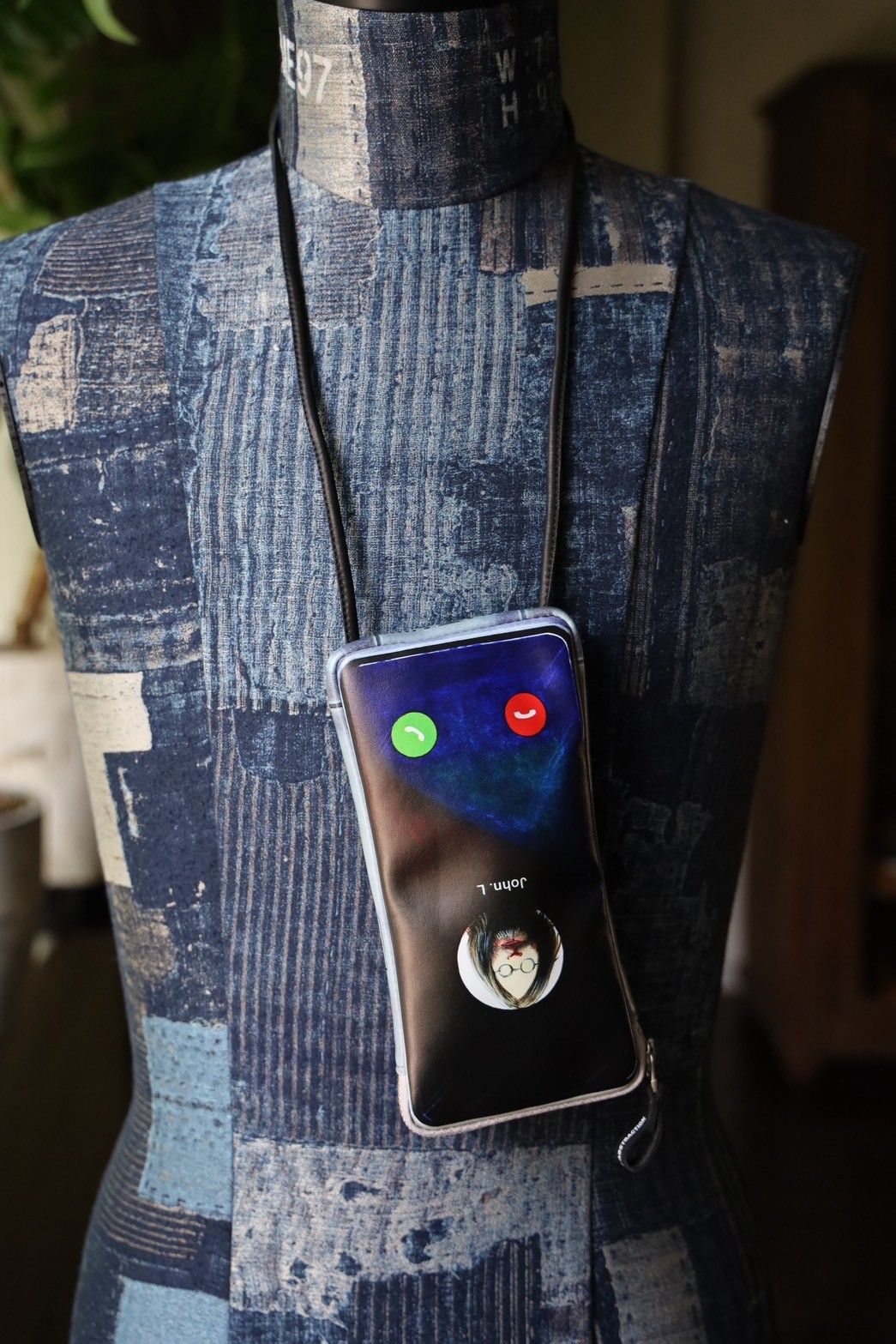 トーキングアバウト ジ アブストラクション NECK MOBILE CASE(NPT-ACCW-004)JOHN