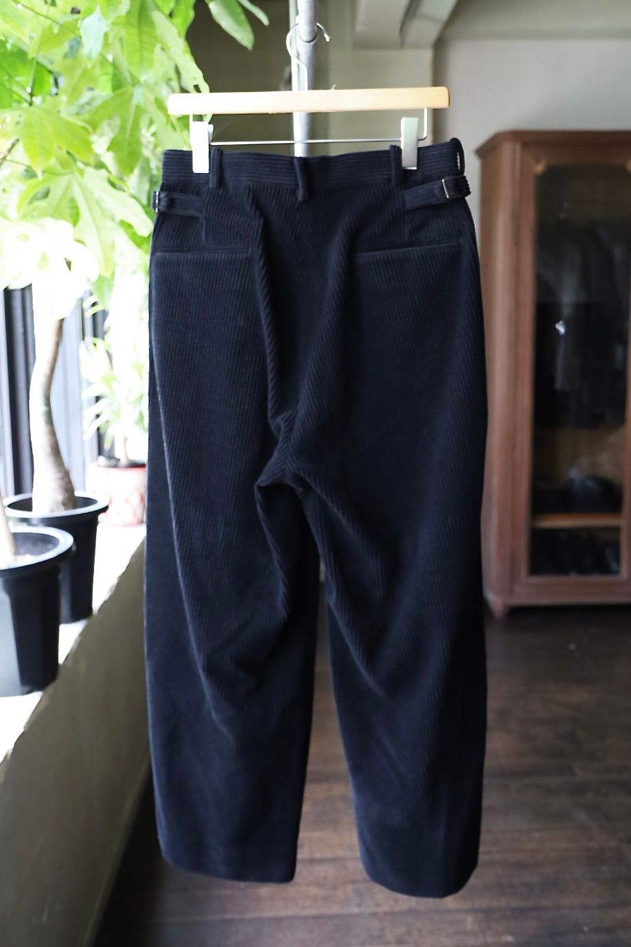 アプレッセ 2025 STYLE2  Wool Corduroy Wide Tapered Trousers(25AAP-04-03)BLACK☆8月23日(土)発売！