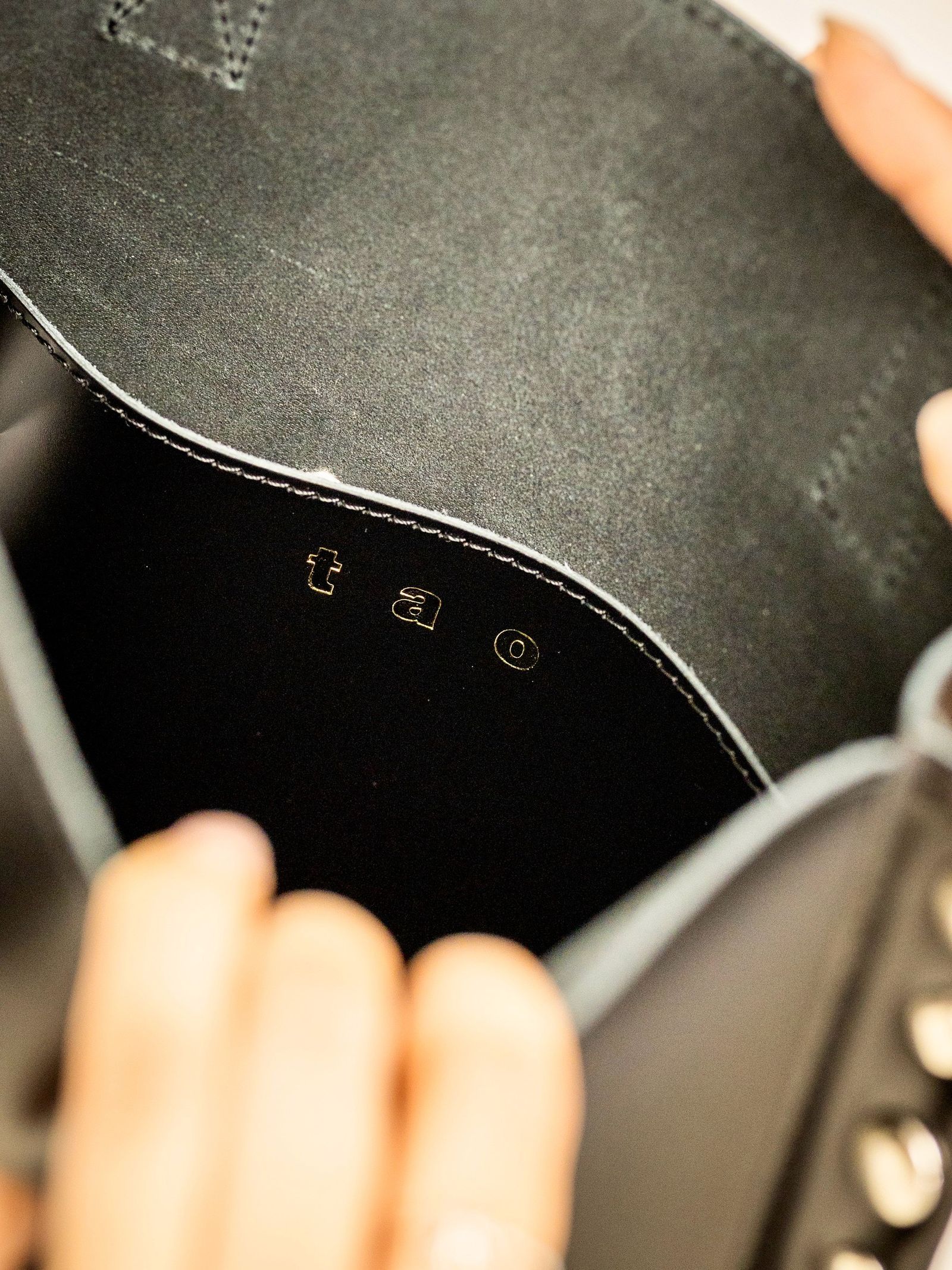 tao 26FW ステアガラス スタッズ付トートバッグ 大(TC-K203-052)BLACK☆8月7日(金)発売！