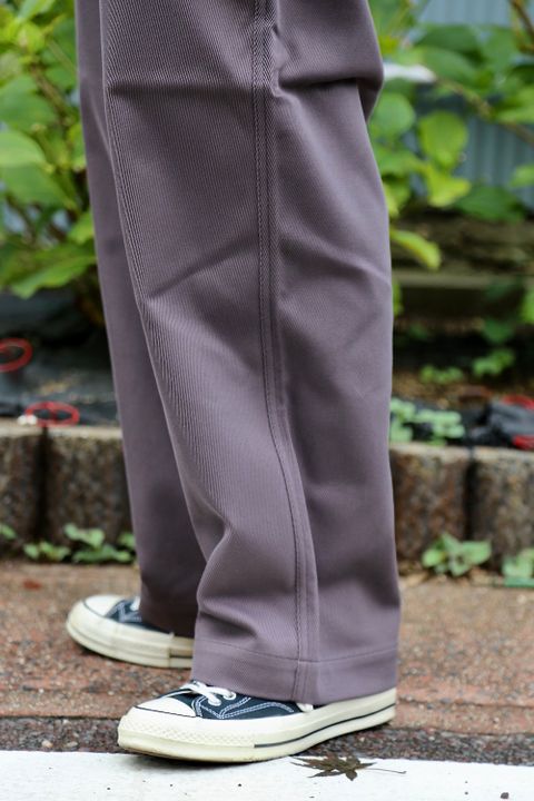 Graphpaper Hard Twill Belted Pants (GM203-40002B)GRAYスタイル.2020.7.25.