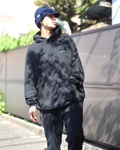 STRIPES FOR CREATIVE FW23 SFC RAGLAN HOODIEスタイル