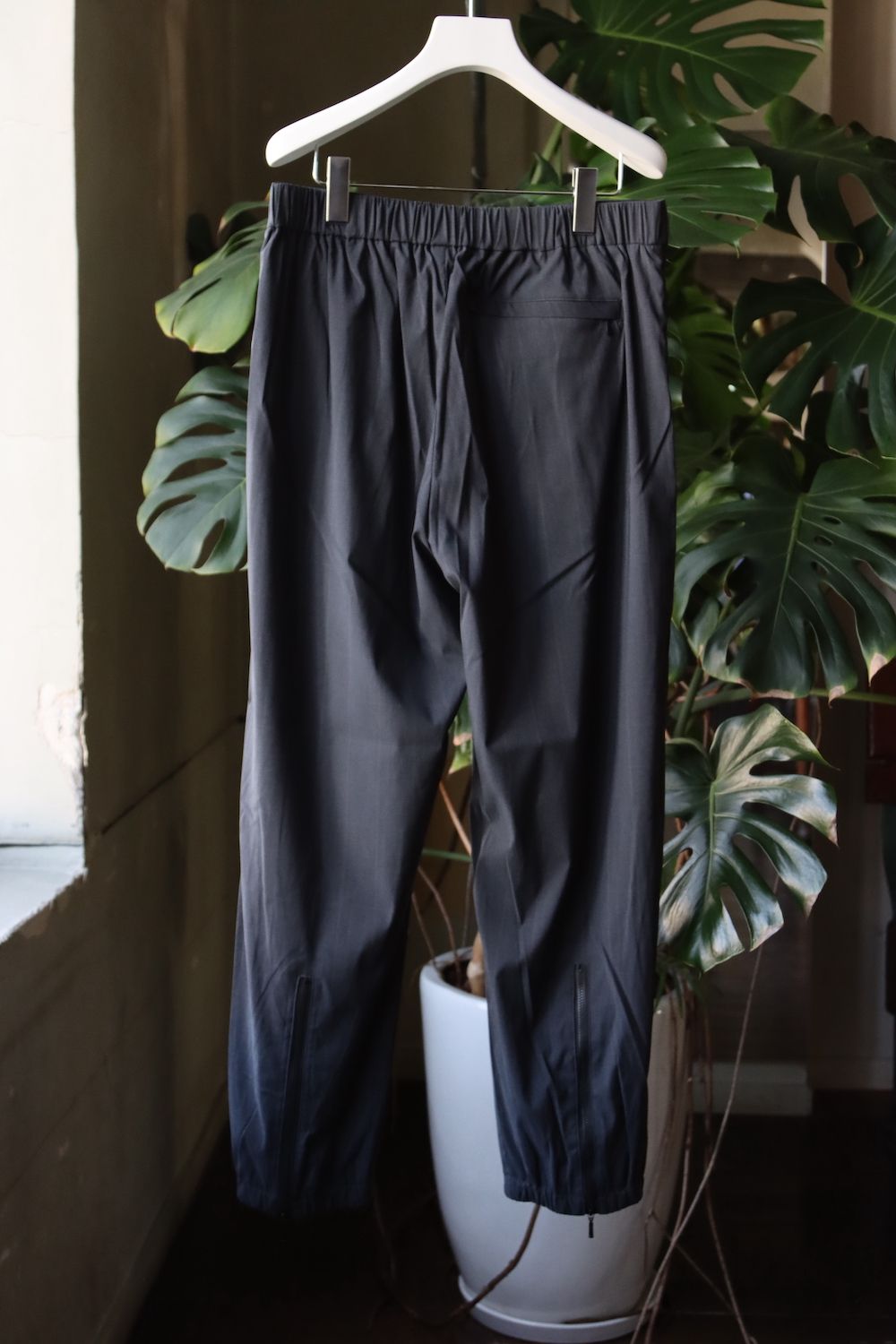 is-ness×NEAT LORO PIANA SPORT FABRICS PANTS"CHARCOAL"イズネス22SS