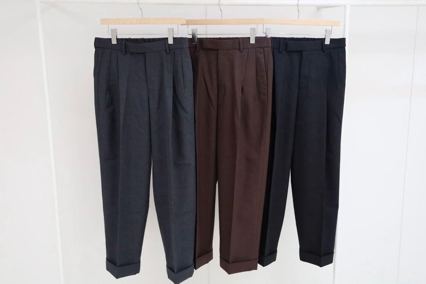 マーカウェア 26AW DOUBLE PLEATED SEMI EASY TROUSERS(A26C07PT02C) DARK BROWN☆新作発売！