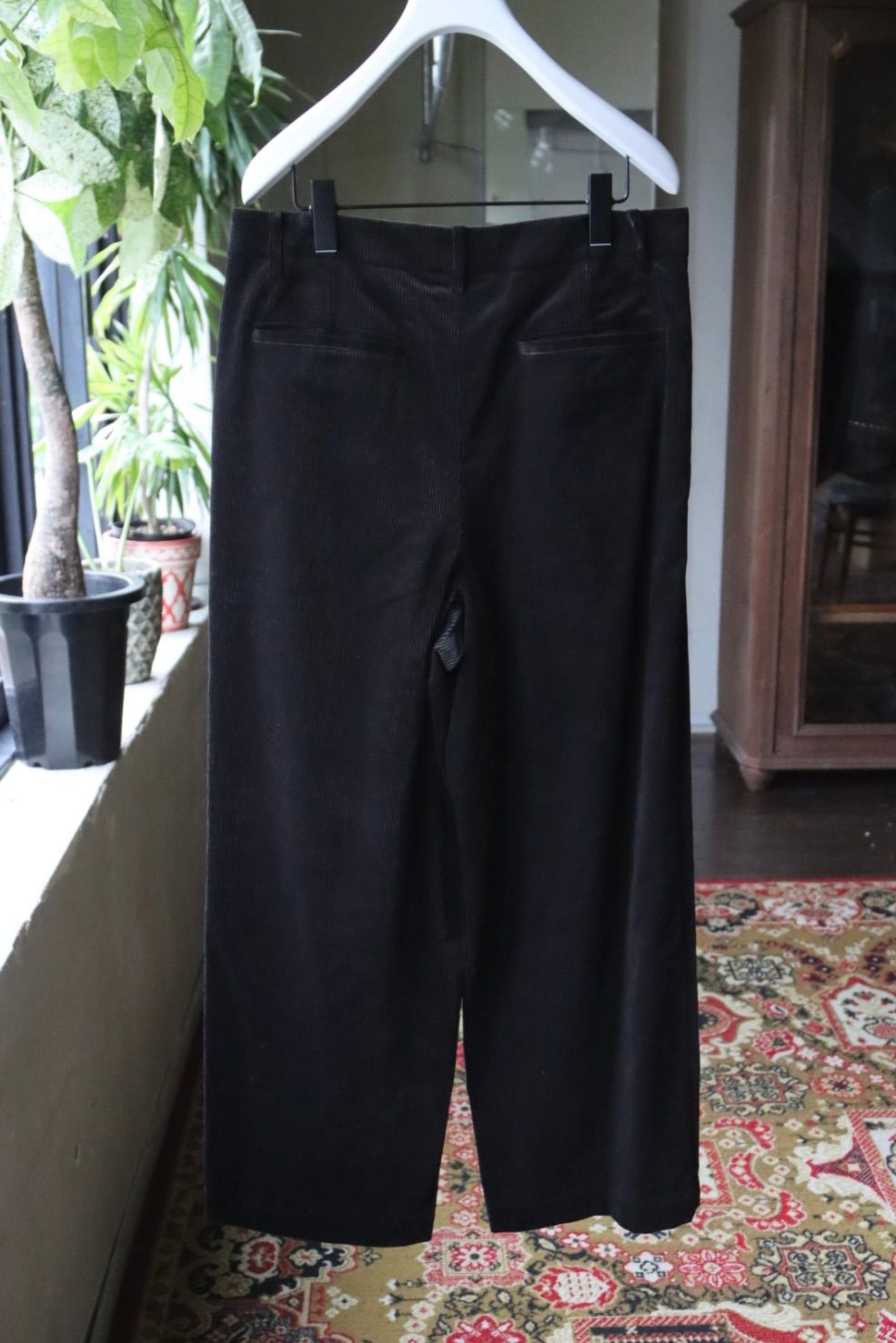グラフペーパー 25AW Suvin Corduroy Wide Straight Trousers(GU253-40366)BLACK☆10月4日(土)新作発売！