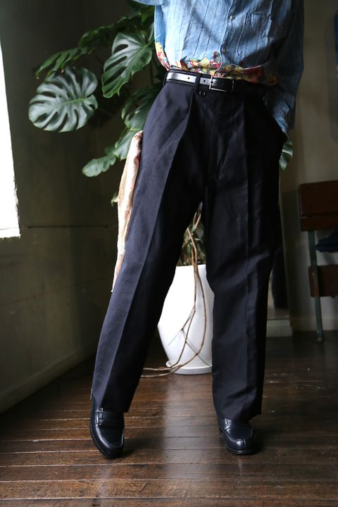 blurhms Broken Cloth Curve Front Slacks"DARK NAVY"style.8.13.
