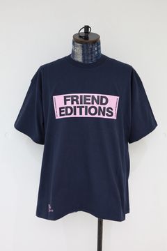 フレッシュサービス FRIEND EDITIONS CORPORATE TEE "STICKER"(FSC261-70088FE)NAVY☆3月14日(土)発売！