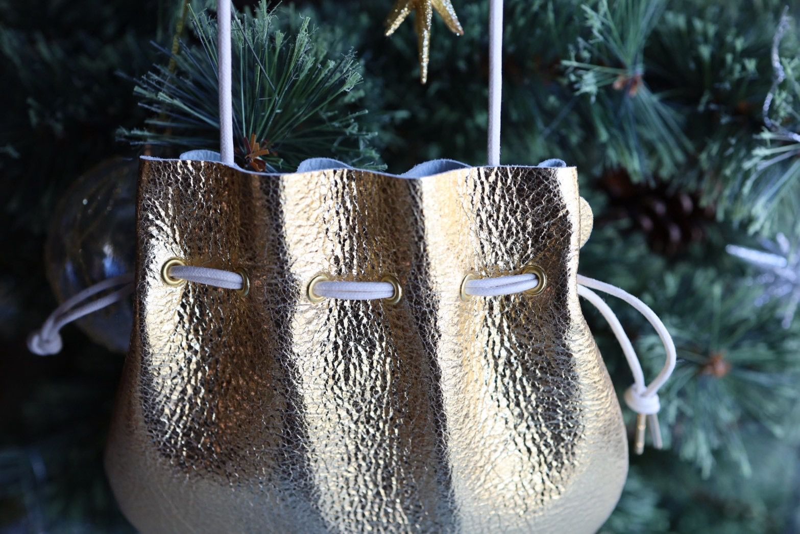 エンダースキーマ バッグpetal sac gloss(yv-b-psg)gold☆12月6日(土)発売！