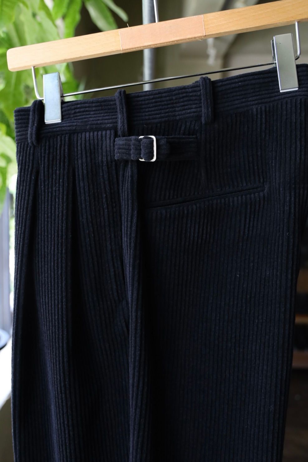 アプレッセ 2025 STYLE2  Wool Corduroy Wide Tapered Trousers(25AAP-04-03)BLACK☆8月23日(土)発売！
