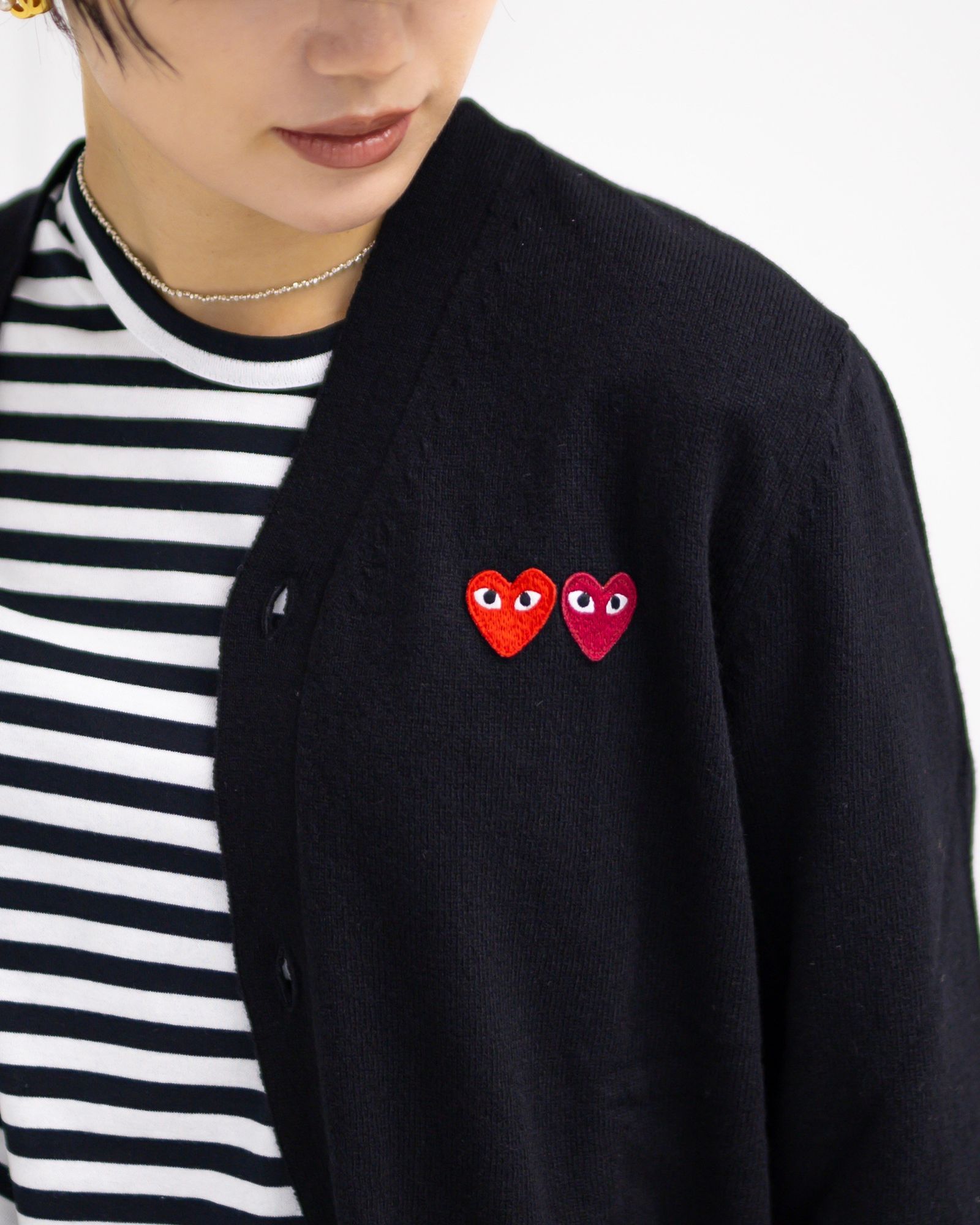 PLAY COMME des GARCONS V-NECK CARDIGAN DOUBLE BURGENDY EMBLEM style.2025.11.12
