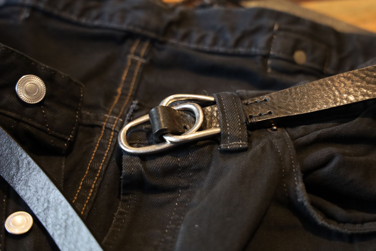 サンローラン 25-26AW レザー 長方形バックルベルト ザラ レザーベルト 牛革 長方形バックル - メルカリ