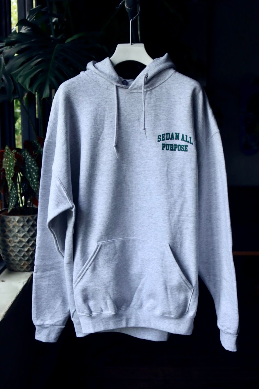セダンオールパーパスFW23 COLLEGE LOGO HOODIE(SD23F-CT04)ASH