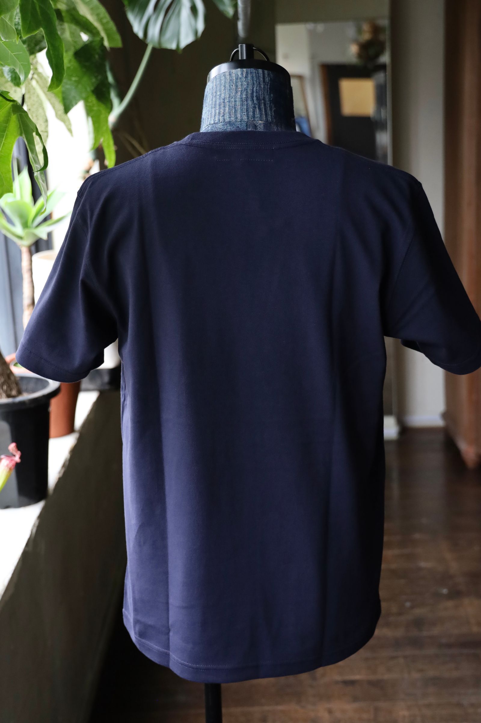 ファンダメンタル TシャツLOGO TEE (FA25/TE18)NAVY