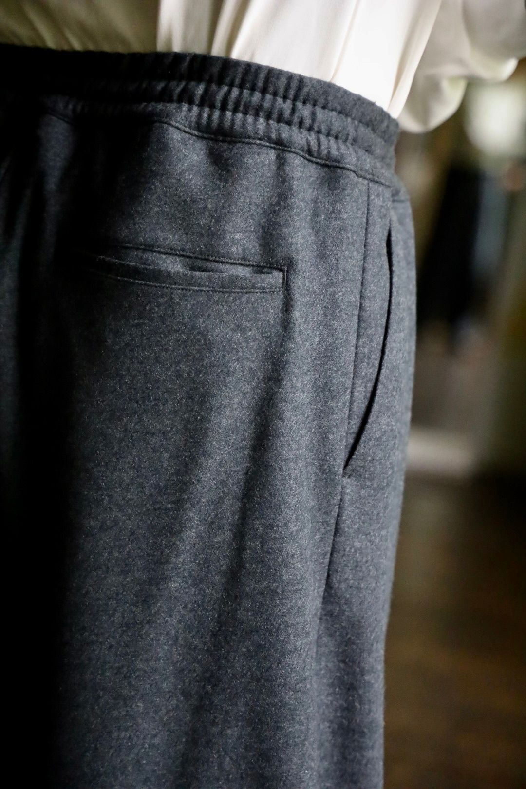グラフペーパー 24AW Wool Smooth Flannel Easy Wide Pants (GM244-40011)GRAY