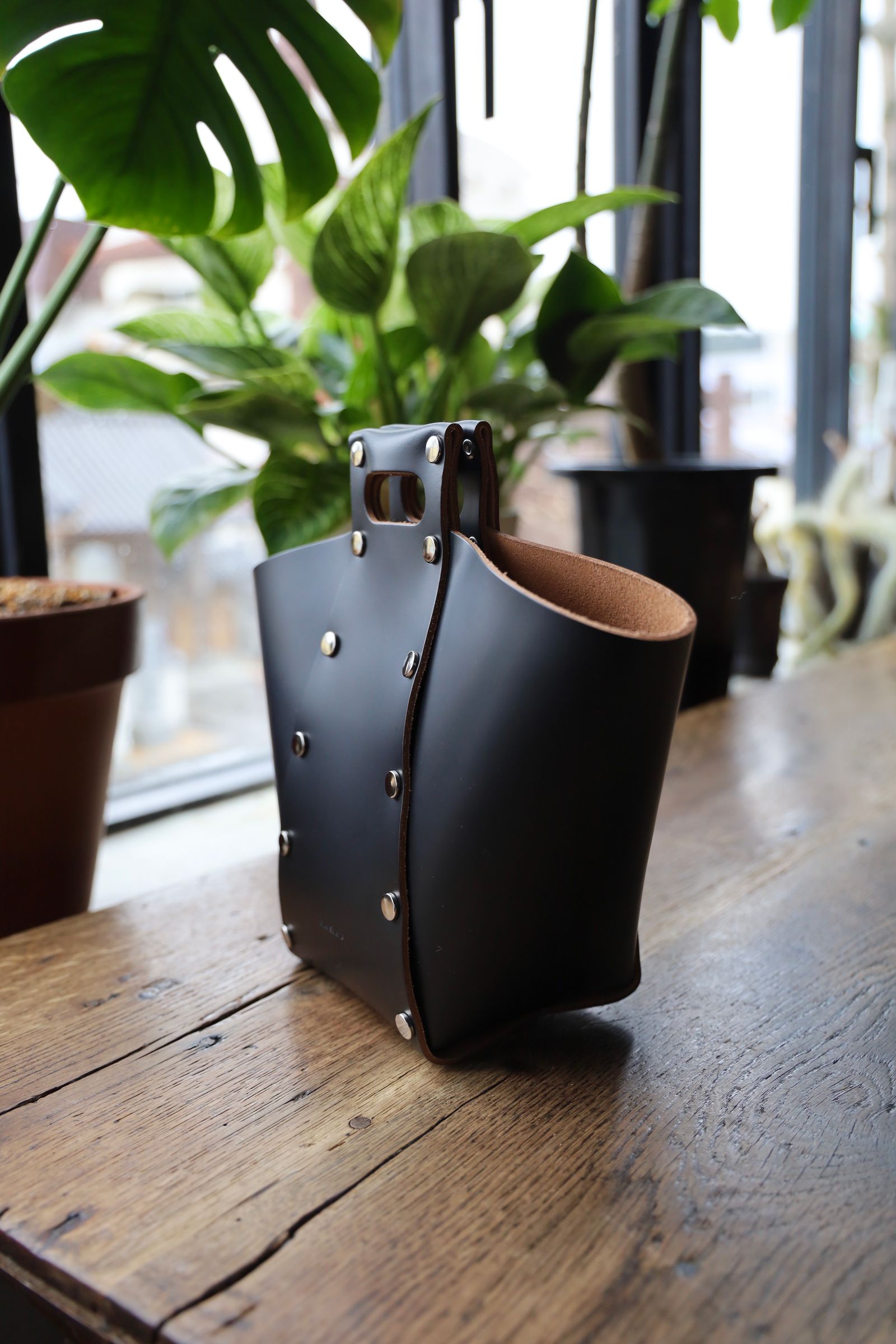 エンダースキーマ  ハンドルバッグ assemble pyramid bag S(vs-rb-aps)black☆3月15日(土)12:00発売！