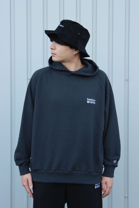 FreshService SATIN STADIUM JUMPER style.2022.10.21