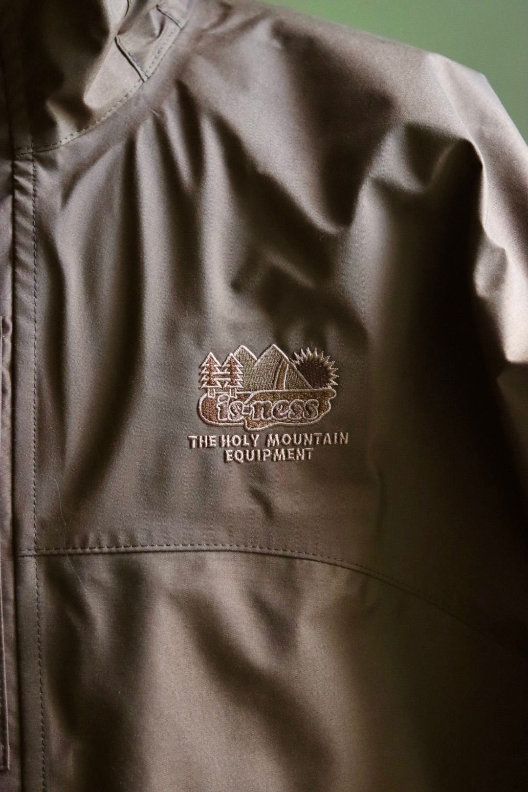 イズネス23AW NINJA HOODIE SHELL JACKET(1005AWJK02)BROWN