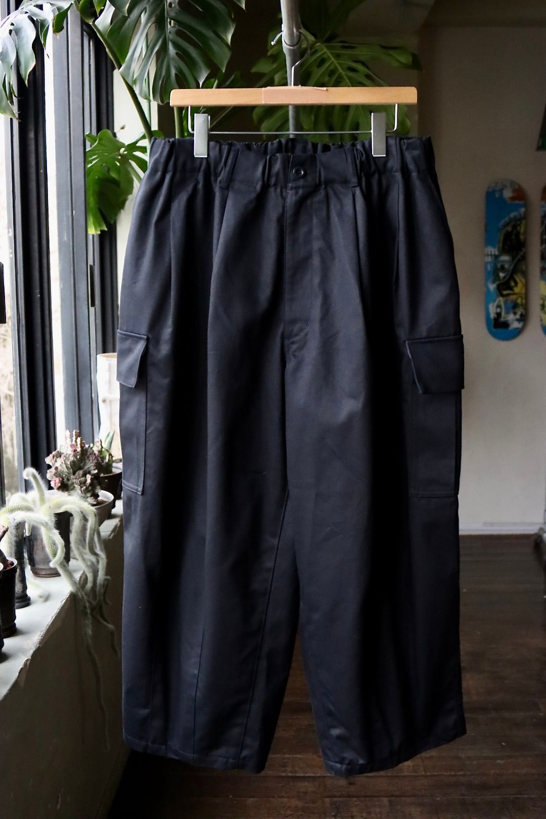 イズネス23SS バルーンカーゴパンツ BALLOON CARGO EZ PANTS(1004AWPT04)NAVY