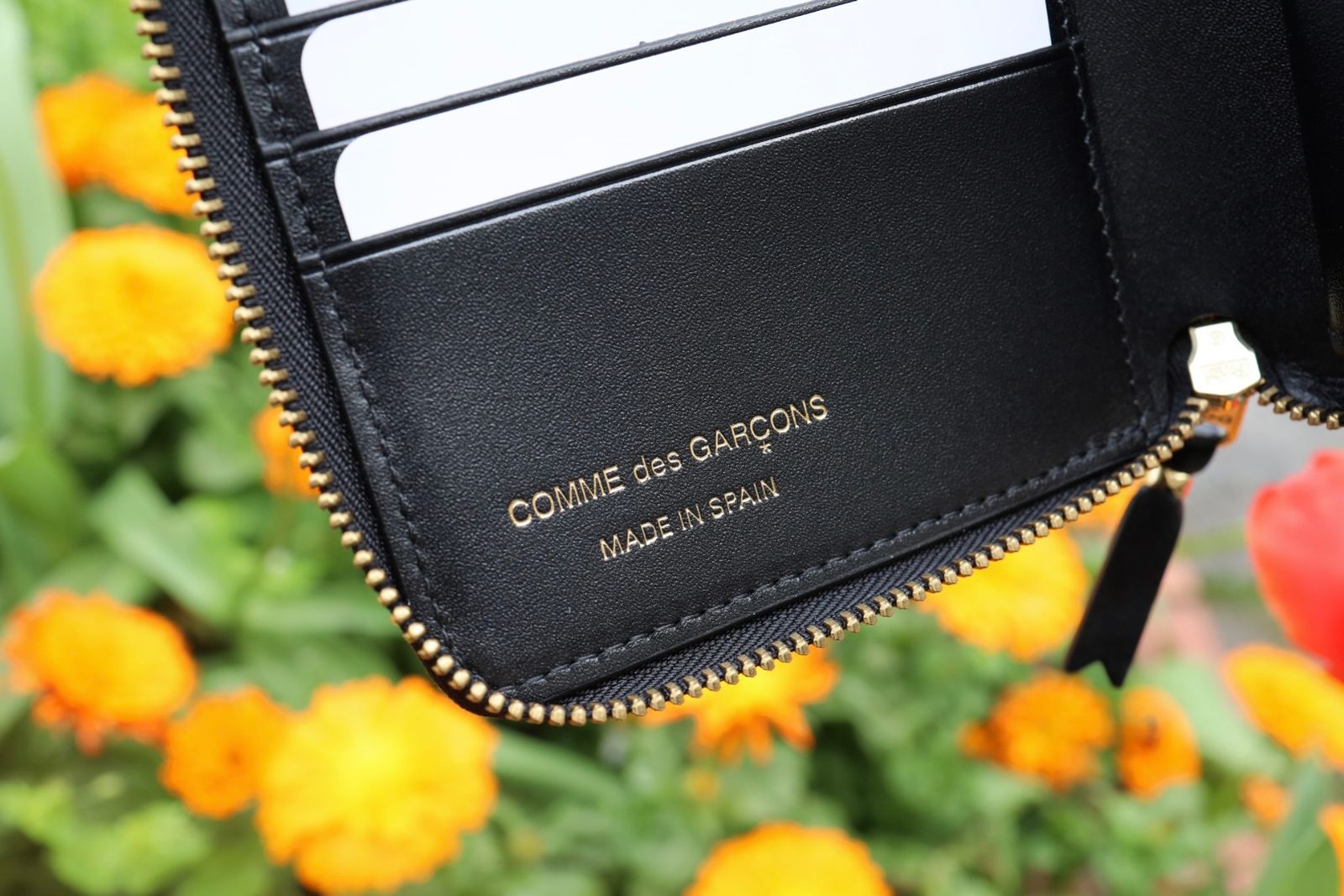 コムデギャルソン 財布 Classic Leather 二つ折りZIP財布(8Z-D002-051)BLACK☆4月11日再入荷！