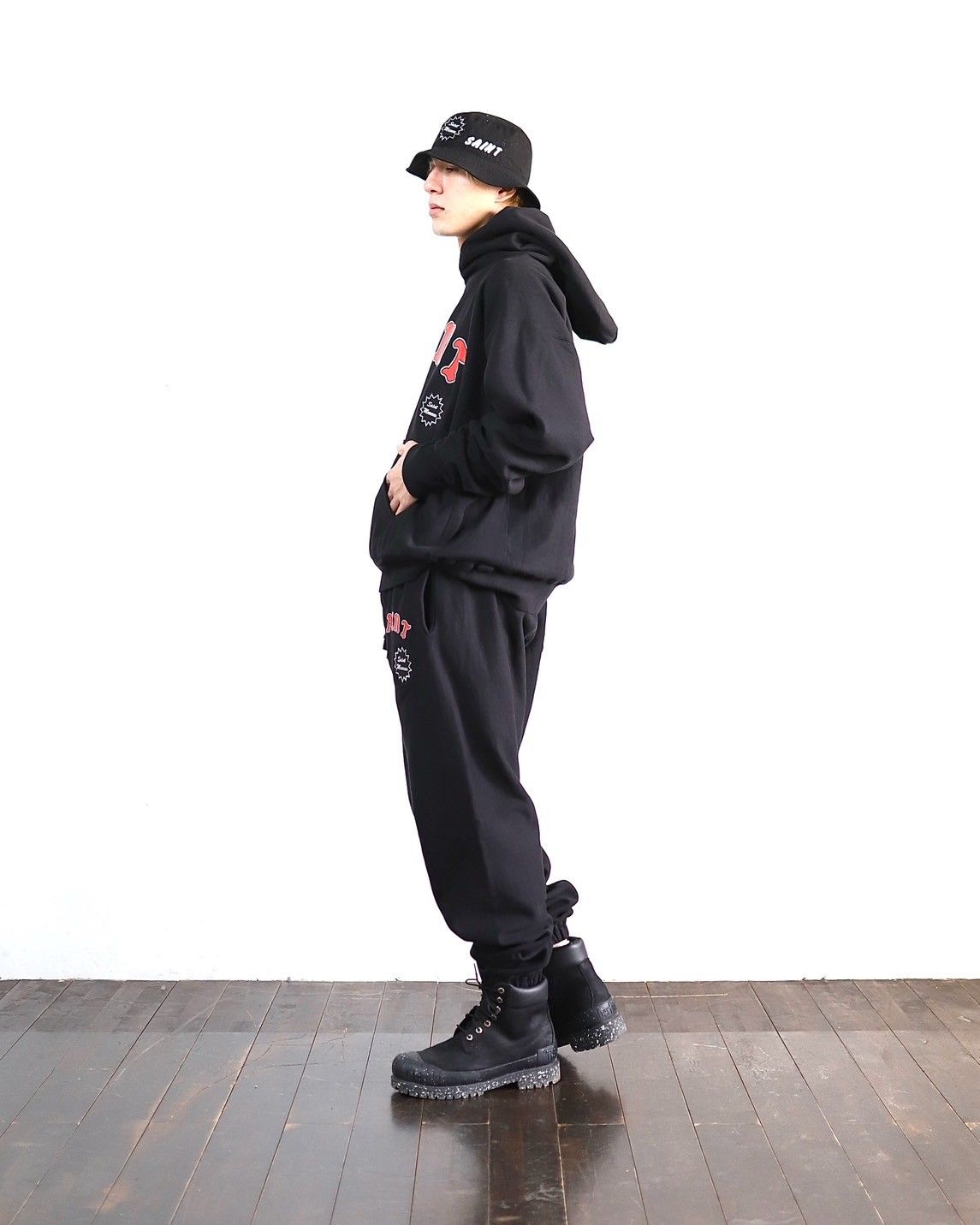 ©SAINT M×××××× ARCH SAINT HOODIEスタイル