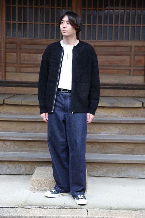YOKE 20awより、3G BACK ZIP RIB CREW NECK BLACK style.2020.9.12.
