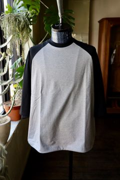 イズネス25SS BALLOON RAGLAN SLEEVE T-SHIRT(1007SSCST01)GRAY×BLACK