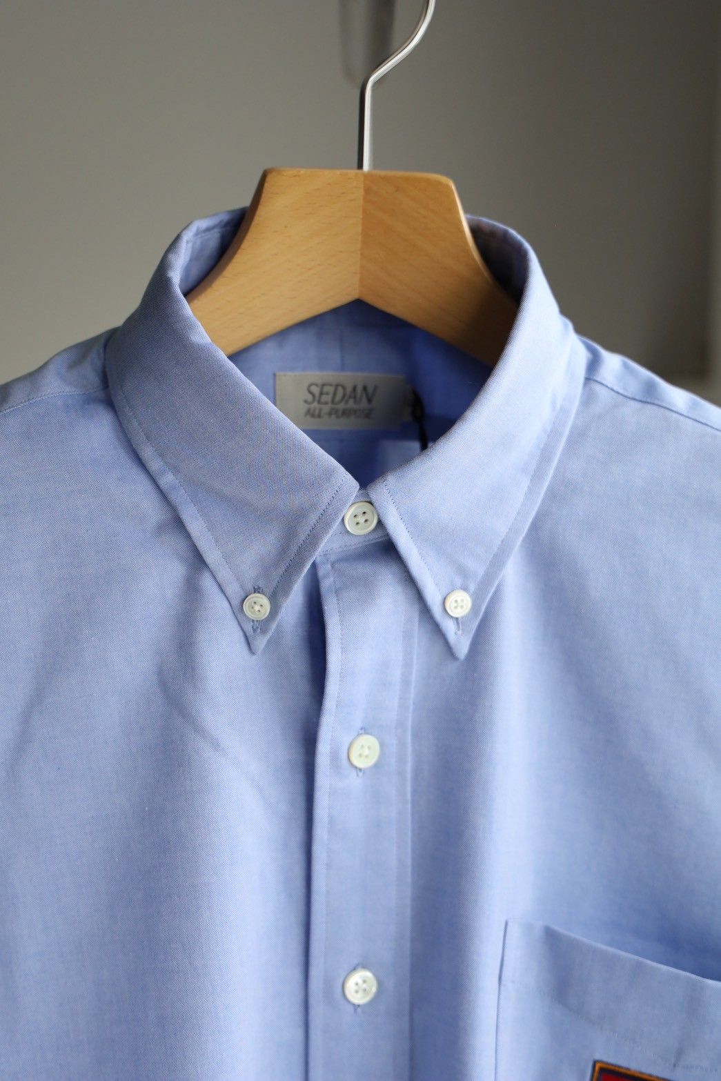 セダンオールパーパス SS25 Emblem BD Shirt(SD25S-SH03)Blue