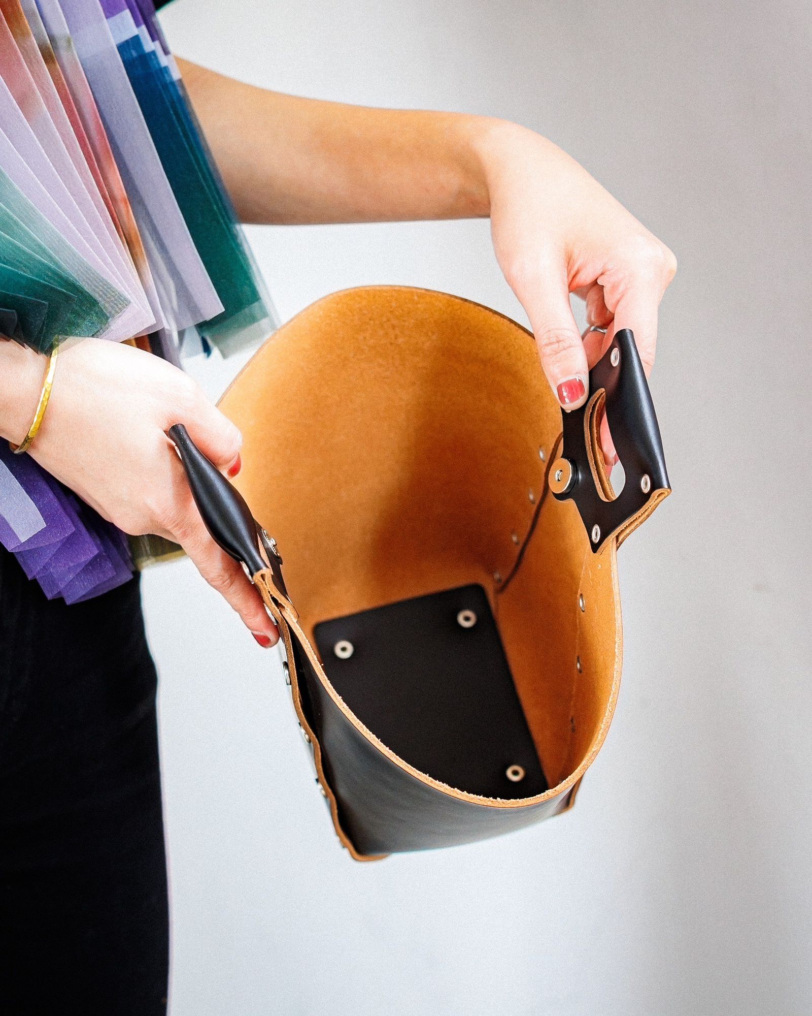 エンダースキーマ  ハンドルバッグ assemble pyramid bag S(vs-rb-aps)black☆3月15日(土)12:00発売！