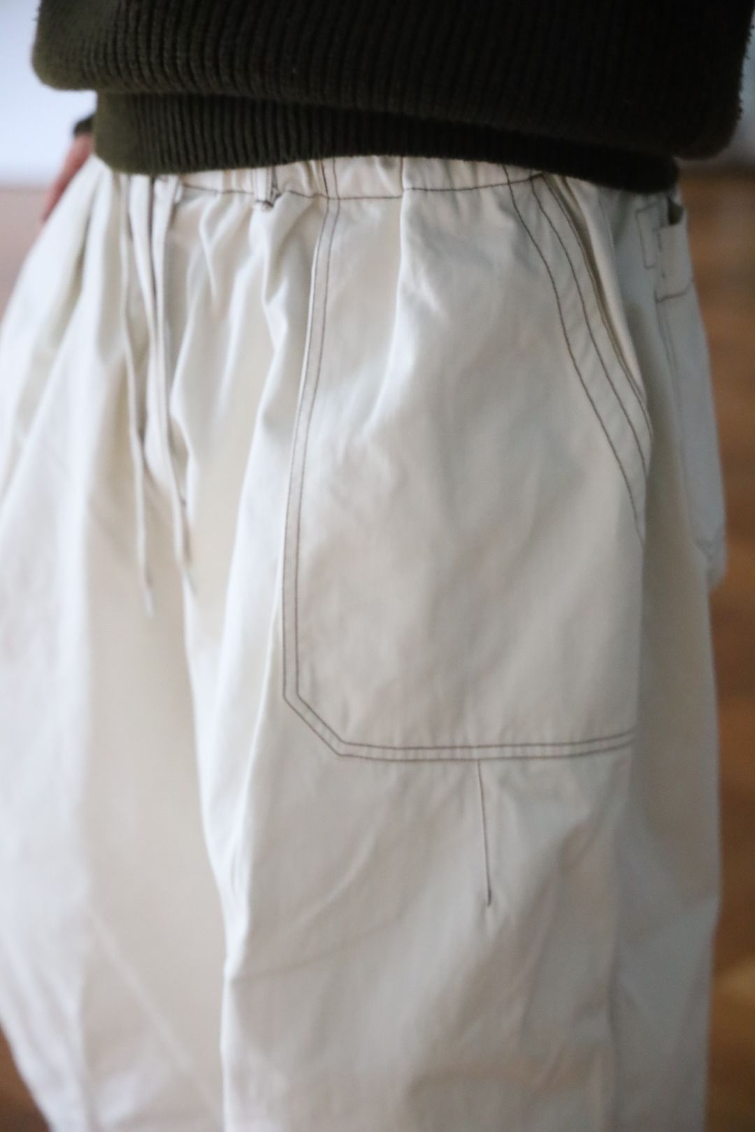 is-ness BALLOON BAKER PANTS"OFF WHITE"スタイル.2025.1.13.