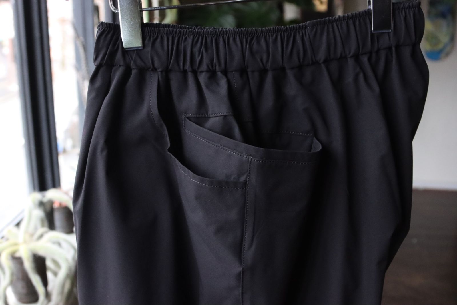 SFC - SUPER WIDE TAPERED EASY PANTS | labiela.com