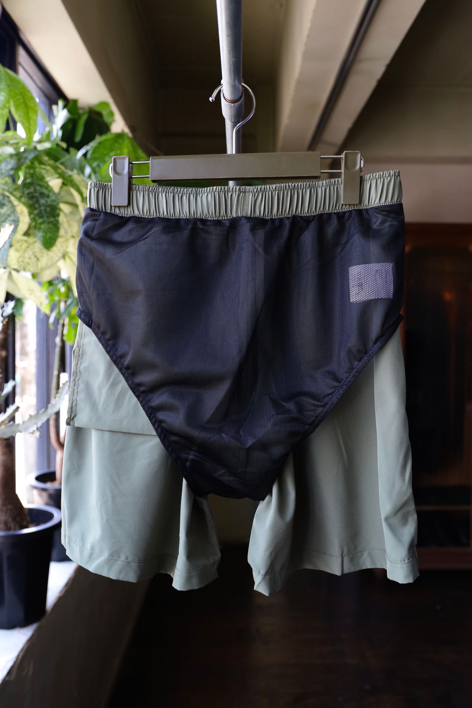 フレッシュサービス ALL WEATHER SHORTS (KHAKI)
