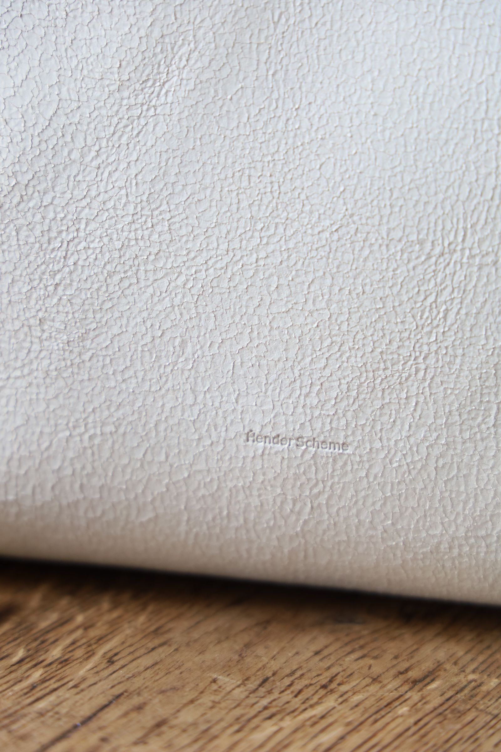 エンダースキーマ バッグ atypical sophie M(wt-rb-asm)white/crack