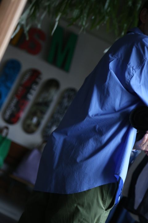 Graphpaper Broad L/S Oversized Regular Collar Shirt"BLUE"style.