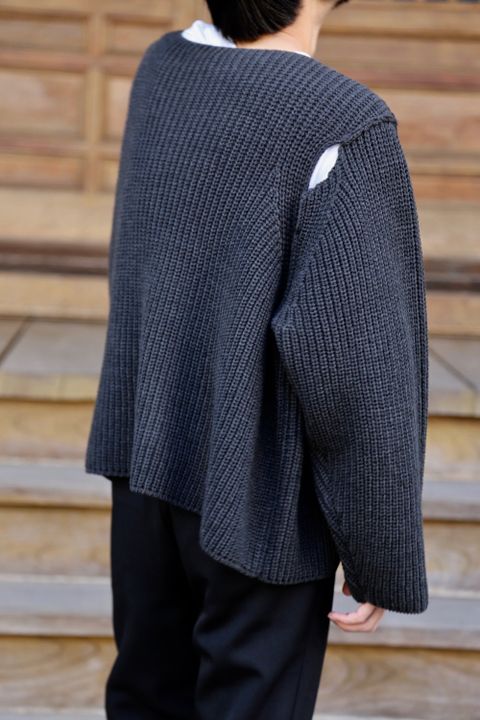 sulvam Slit over knit"GRAY"Style.2020.8.3.