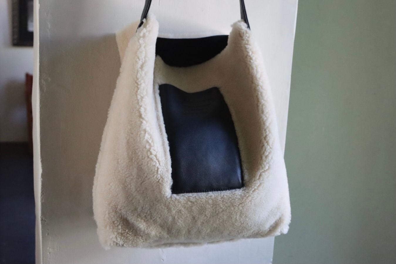 ヨーク22AW REVERSIBLE MOUTON BAG(YK22AW0400A)BLACK
