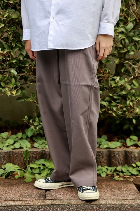 Graphpaper Hard Twill Belted Pants (GM203-40002B)GRAYスタイル.2020.7.25.