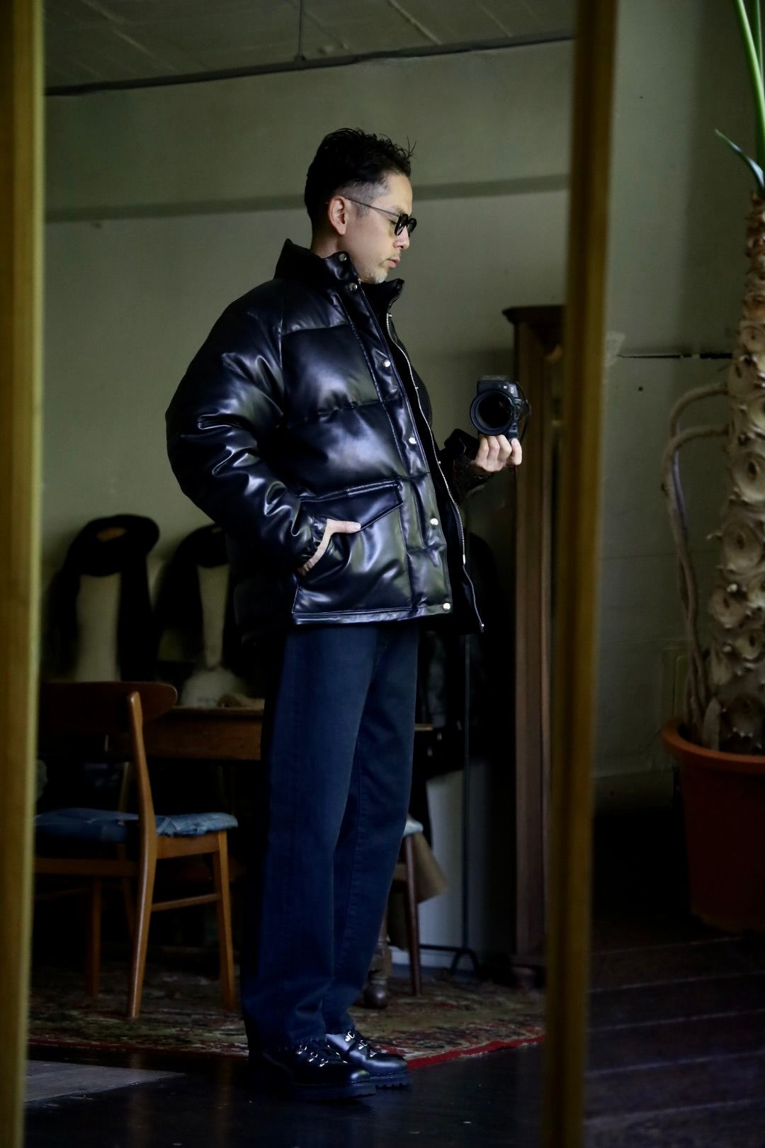 A.PRESSE Leather Down Jacketスタイル